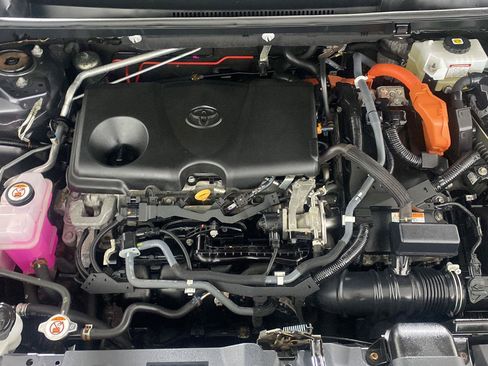 Used 2021 Toyota RAV4 LE AWD/4WD image 18