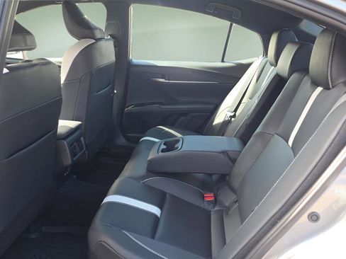 Used 2025 Toyota Camry SE image 13