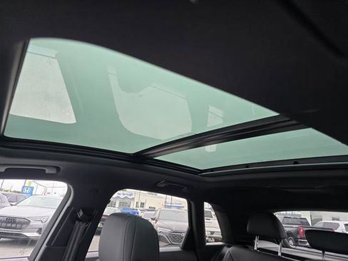 Used 2025 Audi Q3 2.0T Premium w/ Convenience Package image 5