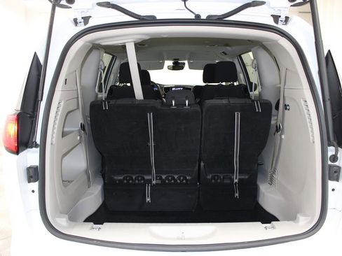 Used 2024 Chrysler Voyager LX image 26