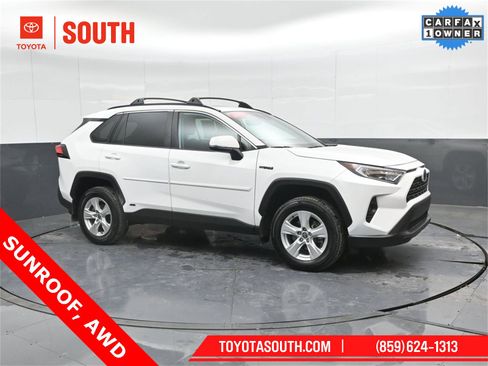 Used 2021 Toyota RAV4 XLE w/ Convenience Package image 1