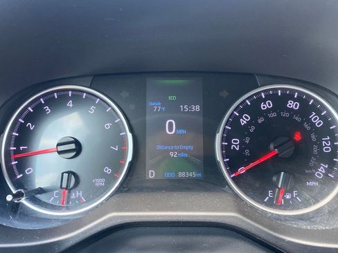 Used 2020 Toyota RAV4 LE FWD image 16