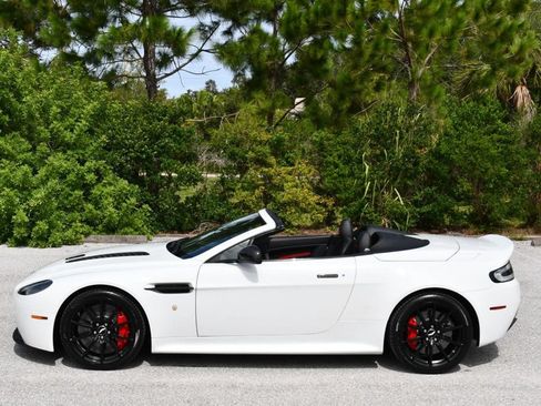 Used 2017 Aston Martin V12 Vantage S RWD image 3