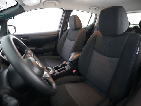 Used 2025 Nissan Leaf S FWD image 4