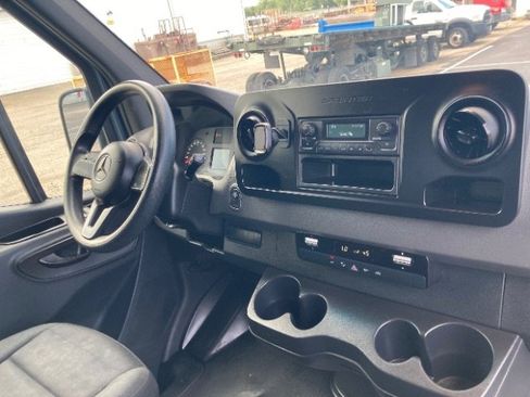 Used 2019 Mercedes-Benz Sprinter 144 image 17