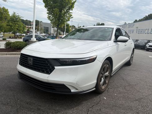 Used 2023 Honda Accord EX image 1