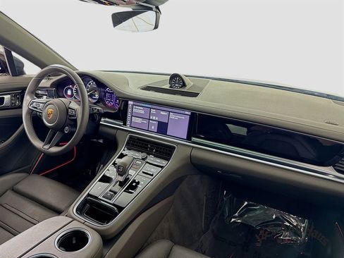 Used 2021 Porsche Panamera 4S image 30