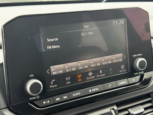Used 2025 Nissan Pathfinder S FWD image 18