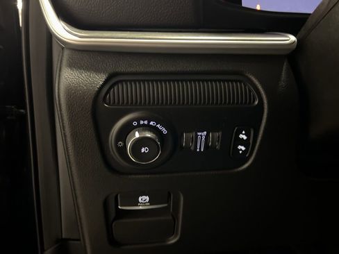 Used 2024 Jeep Wagoneer Series II w/ Premium Group I image 19