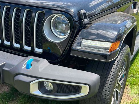 Used 2023 Jeep Wrangler Unlimited Sahara w/ Cold Weather Group AWD/4WD image 6
