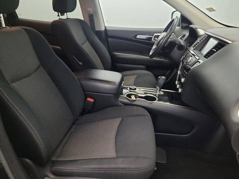 Used 2019 Nissan Pathfinder SV image 21
