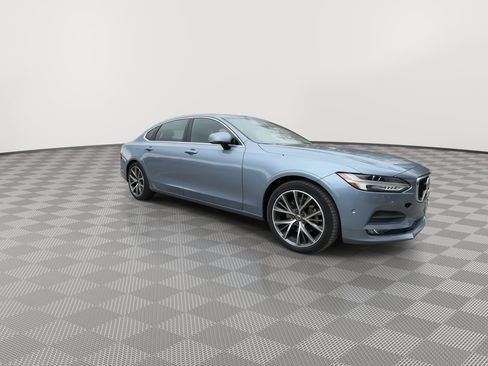 Used 2018 Volvo S90 T5 Momentum AWD/4WD image 2