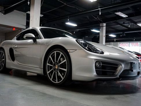 Used 2014 Porsche Cayman image 2