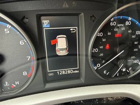 Used 2017 Toyota RAV4 XLE FWD image 8