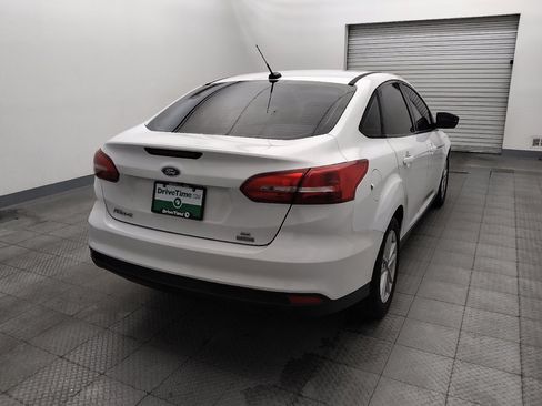 Used 2018 Ford Focus SE FWD image 7