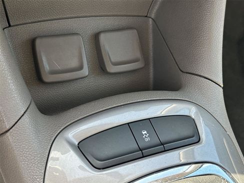 Used 2017 Chevrolet Cruze LT FWD image 34