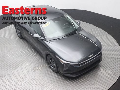 Used 2025 Kia K4 LXS FWD image 3