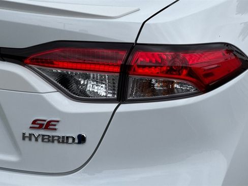 Used 2024 Toyota Corolla SE image 32