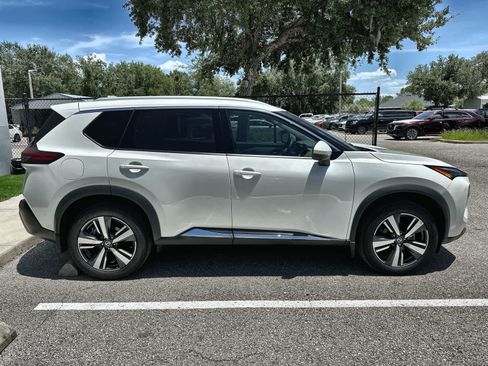 Used 2021 Nissan Rogue SL w/ Premium Package AWD/4WD image 10