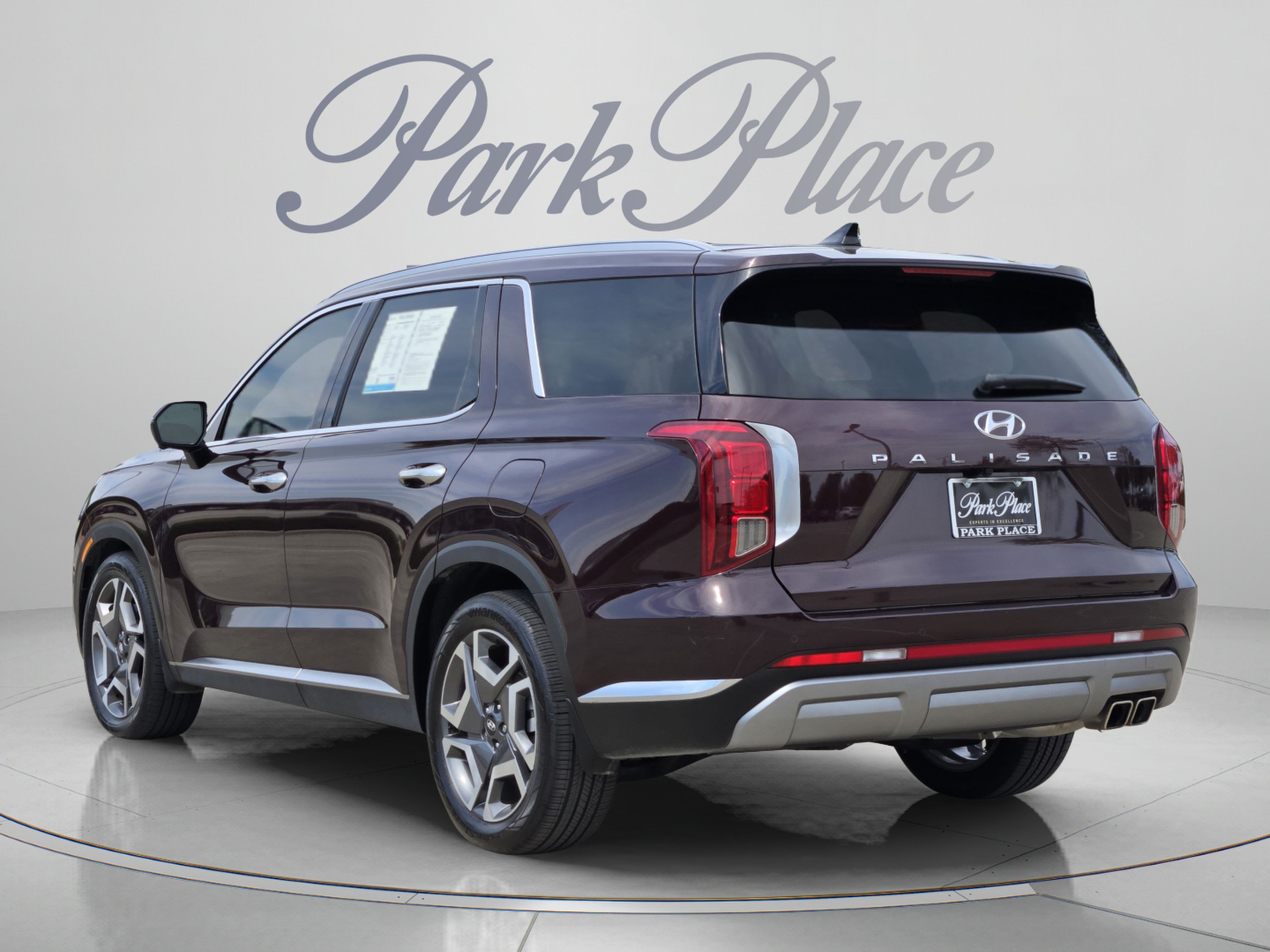Used 2024 Hyundai Palisade Limited FWD image 3