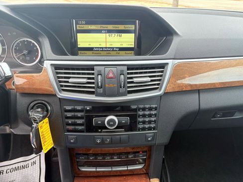 Used 2011 Mercedes-Benz E 350 Sedan image 45