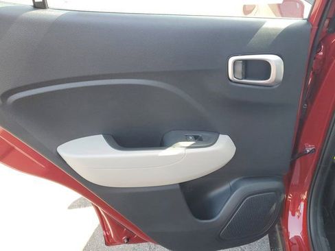 Certified 2025 Hyundai Venue SEL image 8