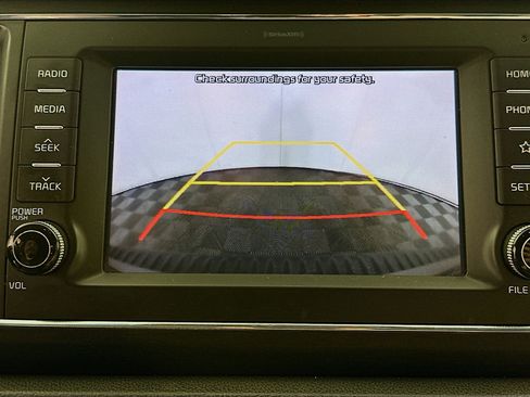 Used 2019 Kia Sedona EX image 22