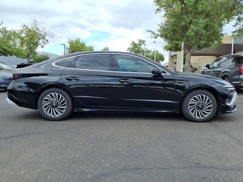 Certified 2025 Hyundai Sonata Limited FWD image 6