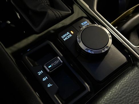 Used 2024 Toyota Tundra Limited image 41