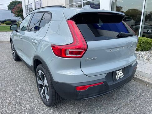Used 2025 Volvo XC40 B5 Plus AWD/4WD image 3