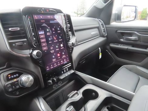 New 2026 RAM 1500 Laramie AWD/4WD image 37