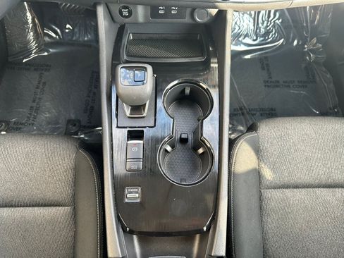 Used 2024 Nissan Rogue SV FWD image 25