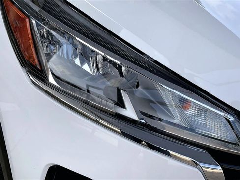 Used 2024 Nissan Kicks SV image 23