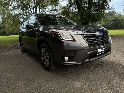 Certified 2023 Subaru Forester Premium AWD/4WD image 2