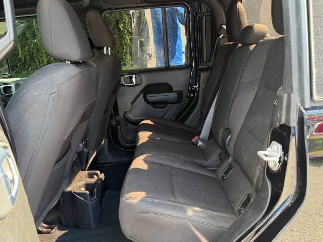 Used 2023 Jeep Gladiator Sport AWD/4WD image 12