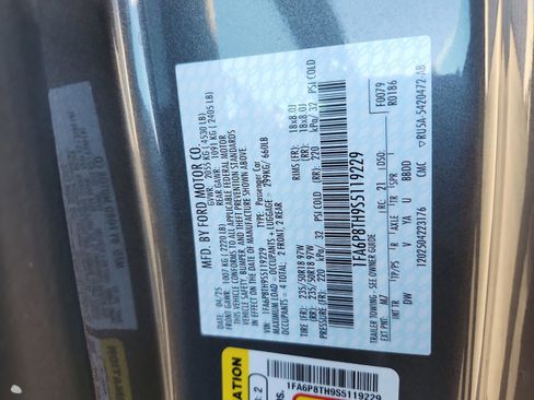 Certified 2025 Ford Mustang Coupe image 29