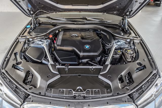 Used 2021 BMW 530i RWD image 17