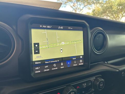 Used 2023 Jeep Gladiator Sport image 12