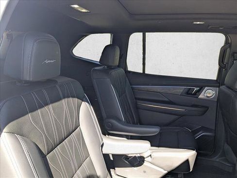 Used 2025 Buick Enclave Avenir w/ Super Cruise Package image 19