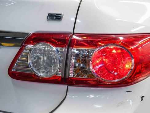 Used 2011 Toyota Corolla LE image 11