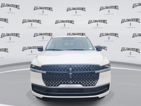 New 2026 Lincoln Navigator Reserve image 8