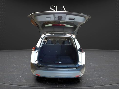 Used 2023 Nissan Rogue SV image 8