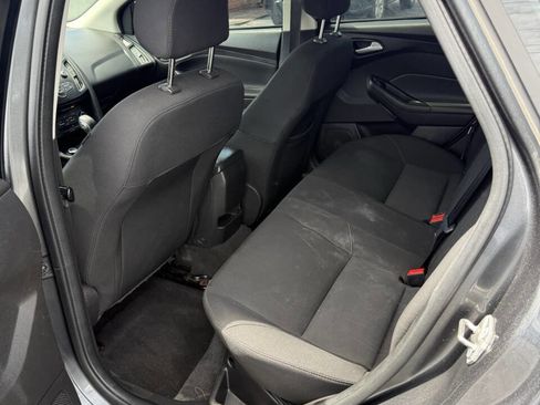 Used 2018 Ford Focus SE FWD image 16