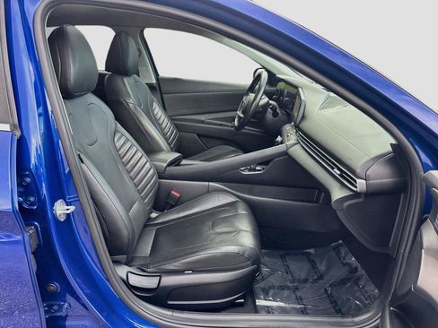 Used 2021 Hyundai Elantra Limited FWD image 28