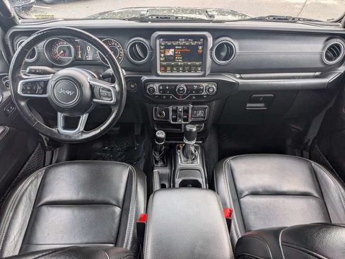 Used 2020 Jeep Gladiator Overland AWD/4WD image 14