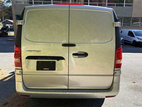 Used 2021 Mercedes-Benz Metris image 5