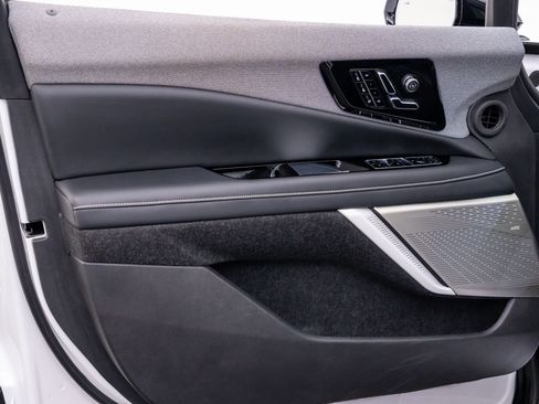 Certified 2025 Cadillac Optiq Luxury 2 w/ LPO, Floor Liner Package AWD/4WD image 13
