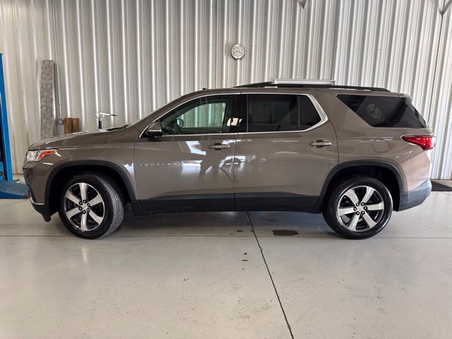 Used 2020 Chevrolet Traverse LT w/ LT Premium Package FWD image 4