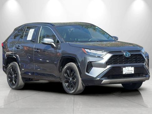 Used 2023 Toyota RAV4 SE w/ SE Grade Weather Package AWD/4WD image 9