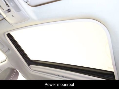 Used 2018 Toyota RAV4 XLE image 10